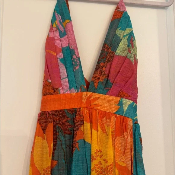 NWOT- Stunning,Vibrant Floral Halter Dress - Picture 6 of 12
